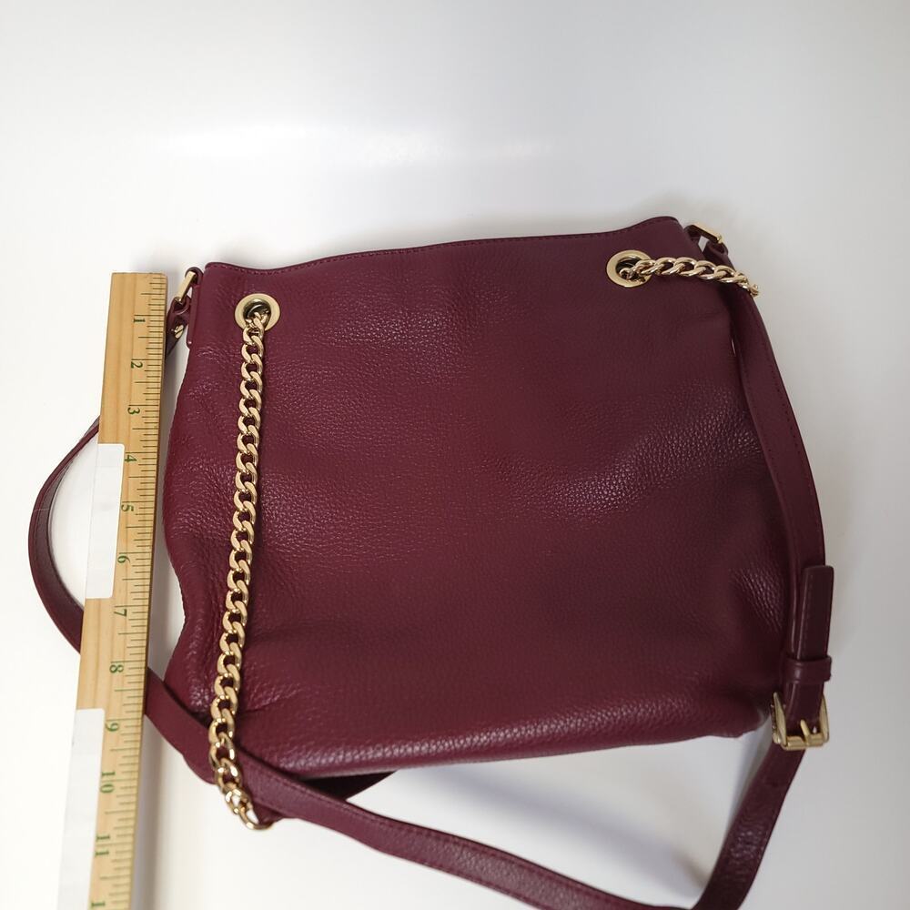 Michael Kors Purse Jet Set Tote Bag Burgundy with Gold Chain​ - Picture 10 of 11